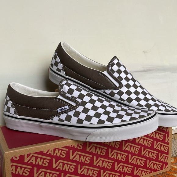 Vans WMNS Classic Slip-On Color Theory Checkerboard•
VN000BV29JC
Sneakers - Picture 12 of 16